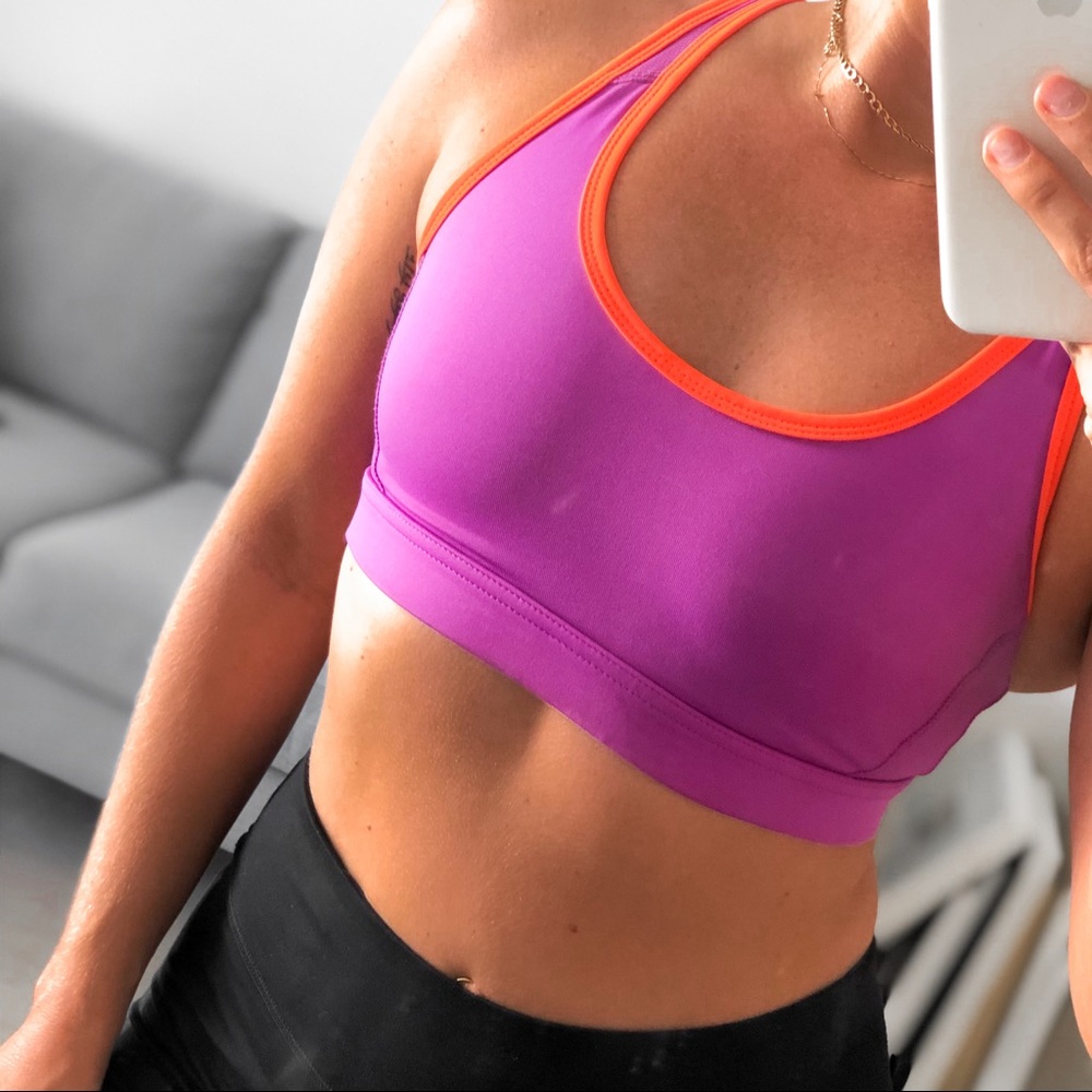 Bright sports bra 🧡💓